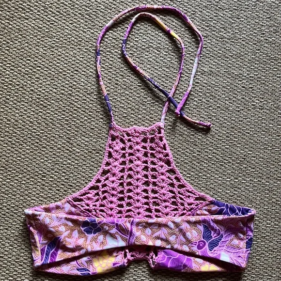 New Pink crochet bikini top, size medium, ties at neck. - Picture 6 of 7